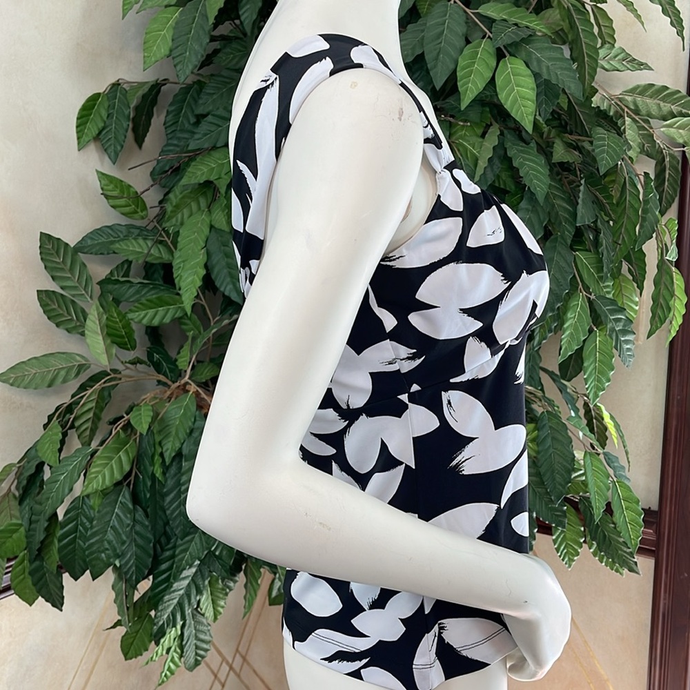 WHBM LEAF PRINT TOP - Picture 3 of 9